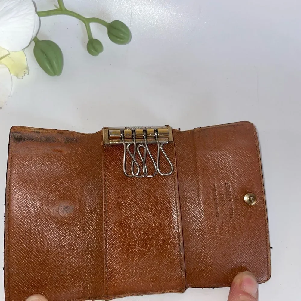Louis Vuitton Monogram 4 Key Wallet